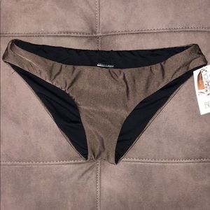 New Becca Reversible Bikini Bottom Size Medium
